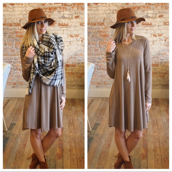 Infinity Raine Dresses & Skirts - ✨LAST✨Mocha V neck long sleeve dress with pockets